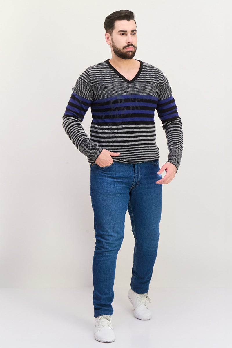 Ed Hardy سويت شيرت رجالي مزين بخطوط على شكل حرف V، رمادي - Image 4