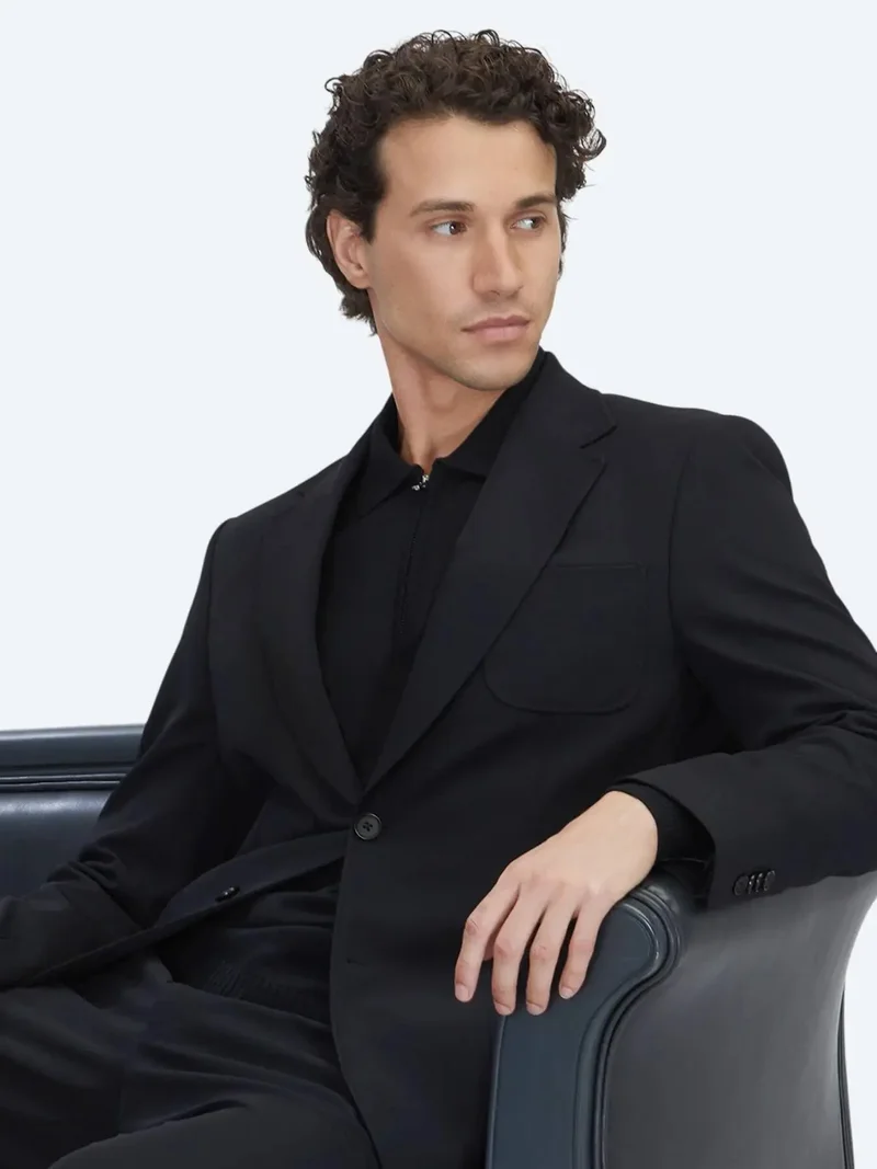 كيب بدلة سوداء سادة عصرية