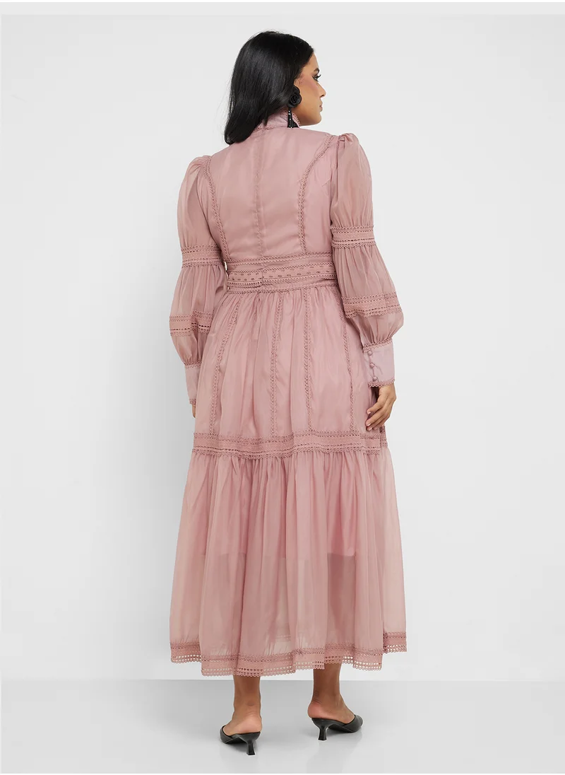 Khizana Plus size puff sleeve dress with lace trim