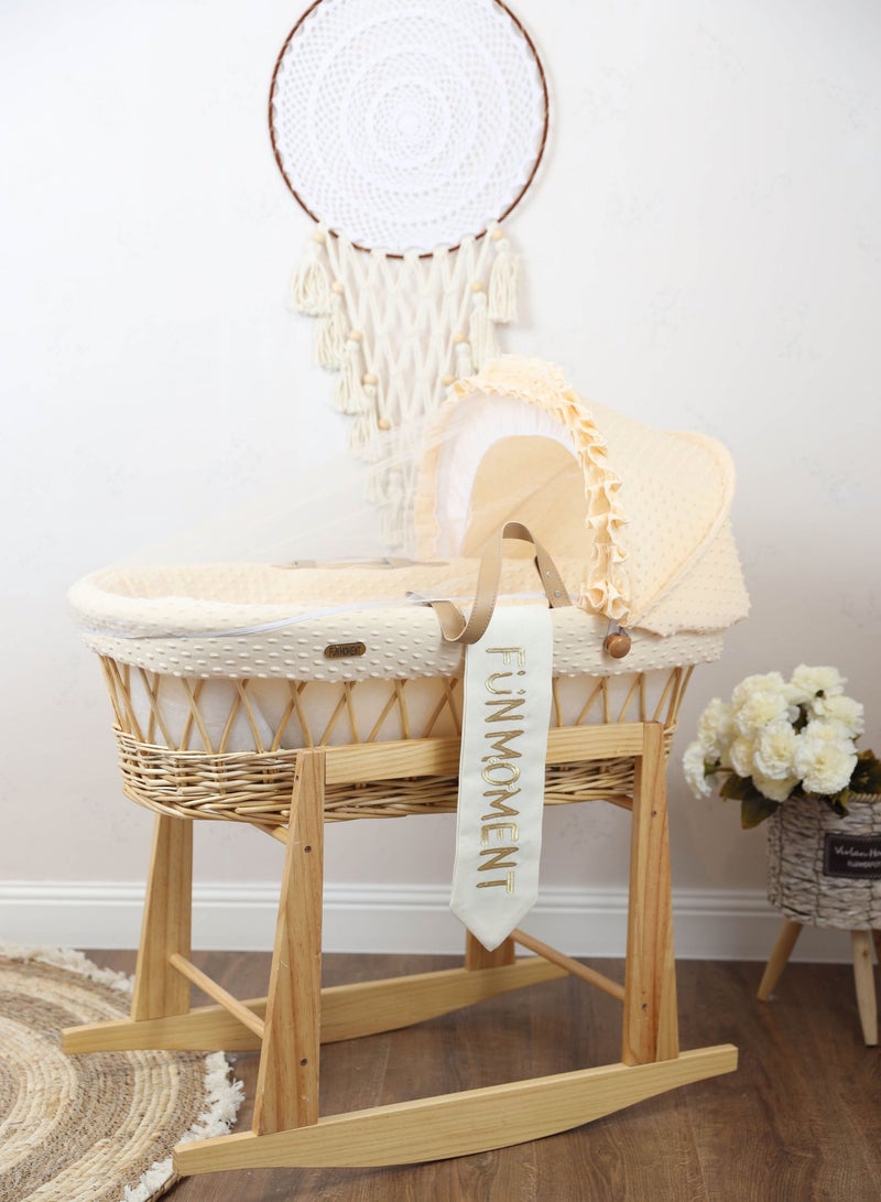لحظة مرح Moses Basket Beige Color With Wooden Rocking Stand - Image 1