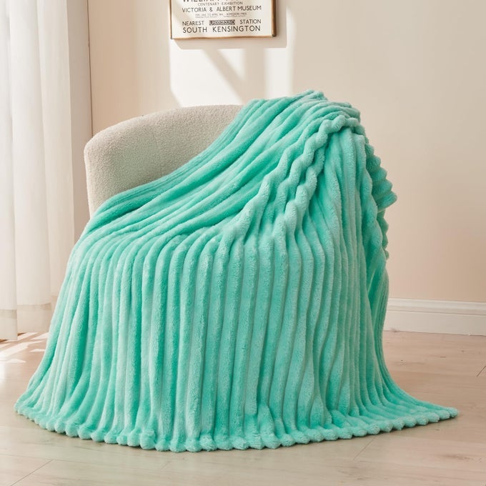 SUPER SOFT THROW BLANKET AQUA PREMIUM SILKY FLANNEL FLEECE 3D RIBBED JACQUARD LIGHTWEIGHT BED BLANKET ALL SEASON USE AQUA RIBBED THROW50X60