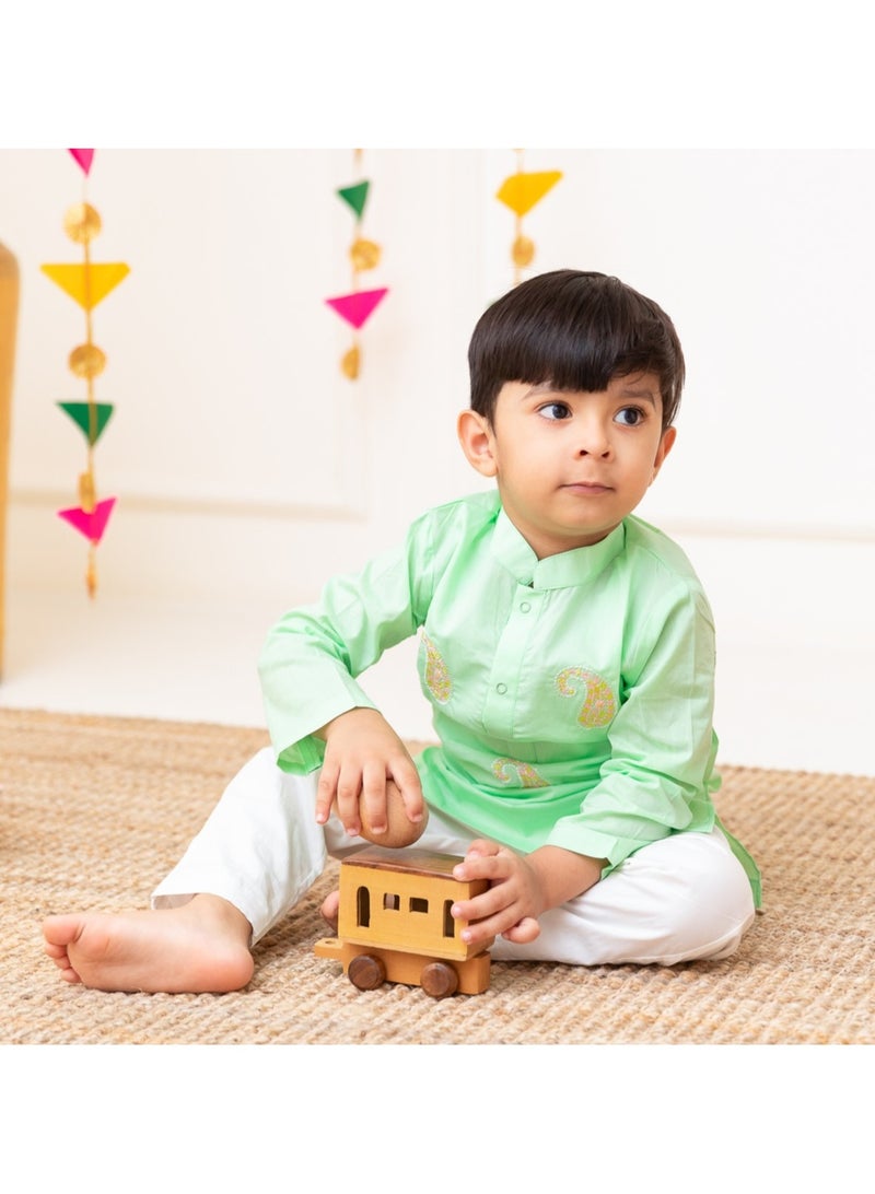 كيبي Keebee Organic Cotton Paisley Embroidered Green Kurta paired with Pajama Pants