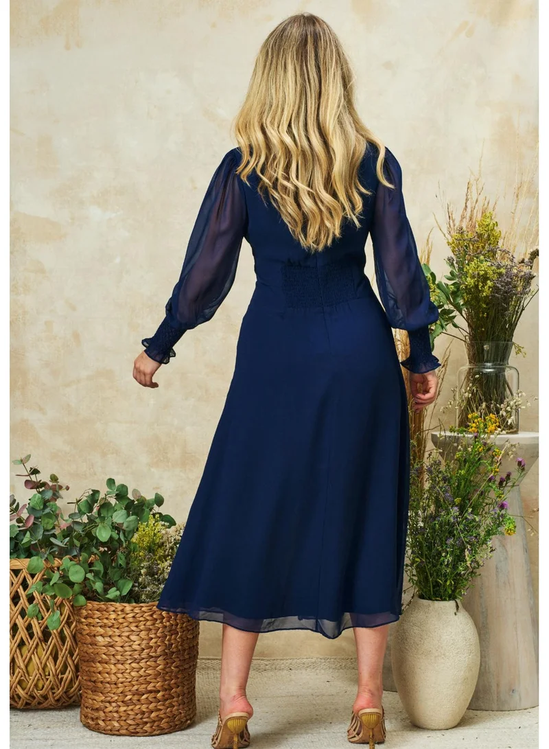 هوب اند ايفي فستان ميدي بأكمام طويلة مطرز بأزرار أمامية