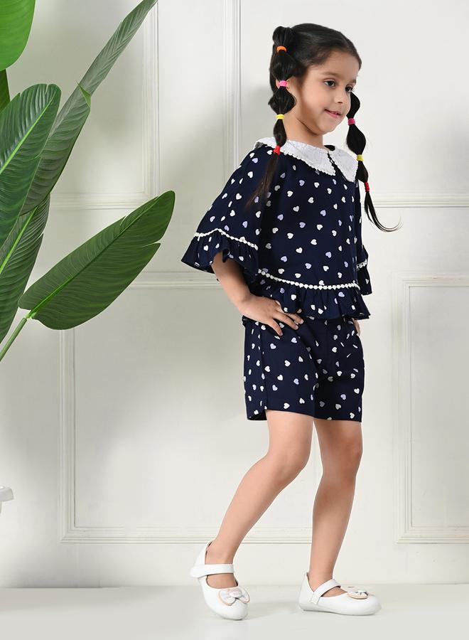 بيلا مودا طقم بيلا مودا بلوزة وشورت بطبعة قلب وتفاصيل دانتيل - Image 4