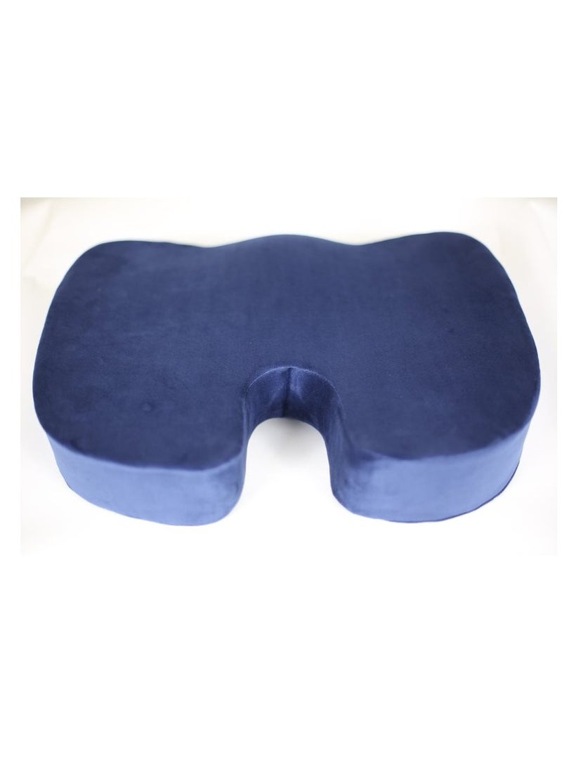 ماكس كمفورت مقعد طبي مريح عند الجلوس لفترات طويلة ، مقعد ناسور للحمايه من الآم الناسور و العصص وتوزيع كتله وزن الجسم بالتساوي على منطقة الفخذين، لون كحلي - Image 1