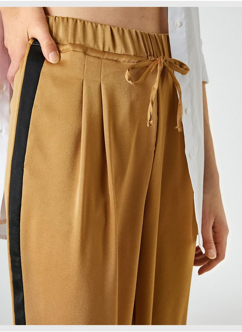 كوتون Wide Leg Pleated Pants Side Striped
