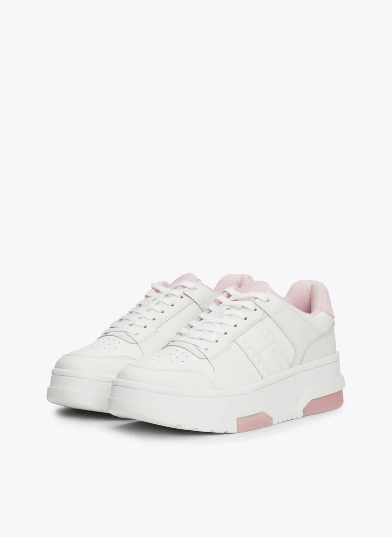 تومي جينز Lace Up Low Top Sneakers