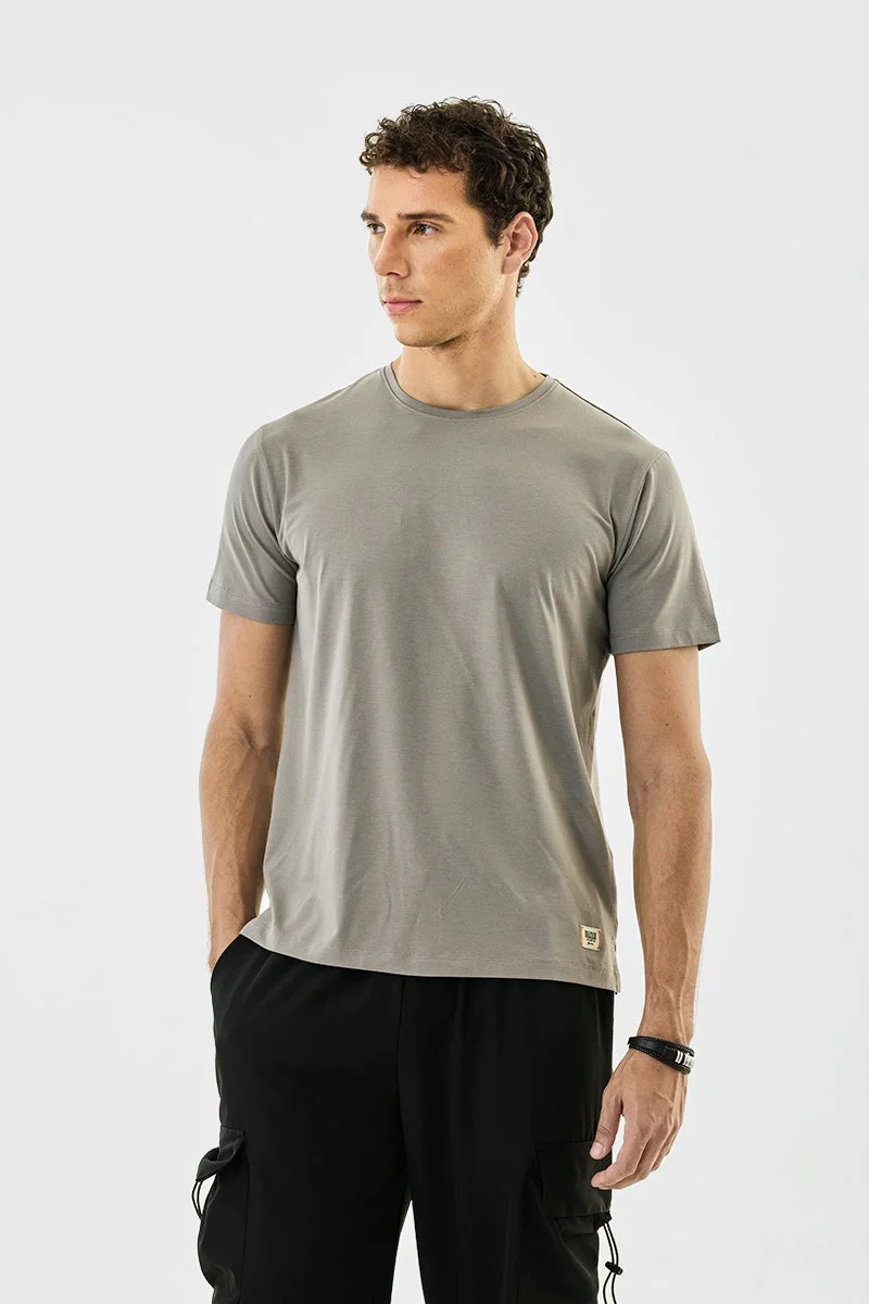 سنيتش تيشيرت أساسي بفتحات جانبية مطاطي