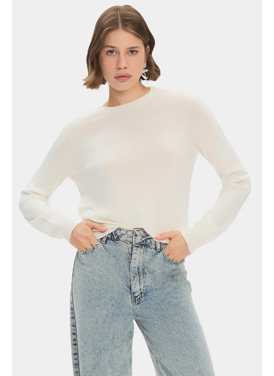 JUNE Women's Exclusive Viscose Blend Regular Fit Crew Neck Knitwear Sweater