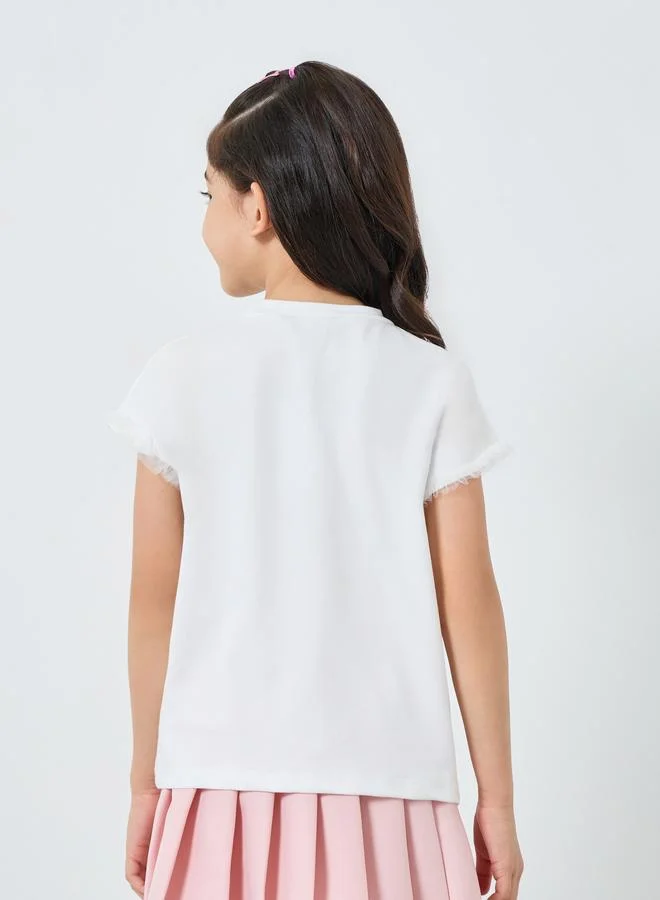 ستايلي تيشيرت بتطريز فراشة بارز