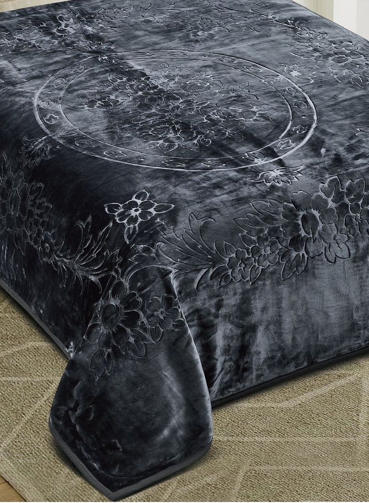 Heavy winter blanket size 220cm x 160cm and weight 4kg, super soft blanket made of high quality material  - Image 2