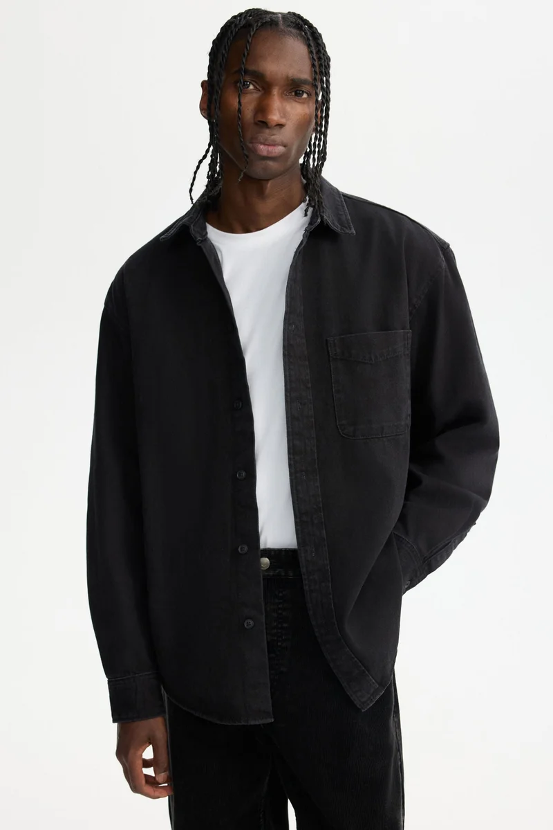 اتش اند ام قميص دنيم بقصّة فضفاضة