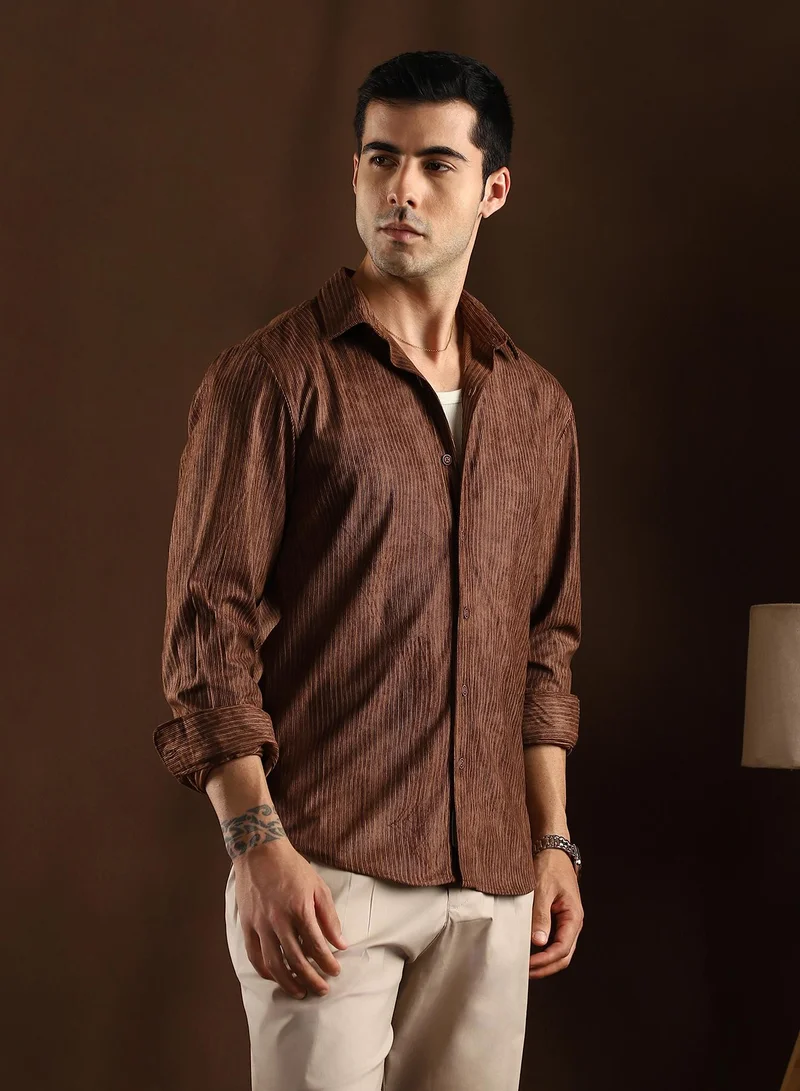 Campus Sutra Campus Sutra Men's Chocolate Brown Rhythm-Weave Shirt For Casual Wear | Mid-Rise | Regular Fit | Button Closure | Shirt Crafted With Comfort Fit For Everyday Wear
