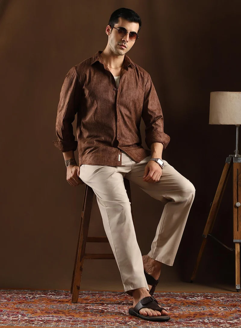 Campus Sutra Campus Sutra Men's Chocolate Brown Rhythm-Weave Shirt For Casual Wear | Mid-Rise | Regular Fit | Button Closure | Shirt Crafted With Comfort Fit For Everyday Wear