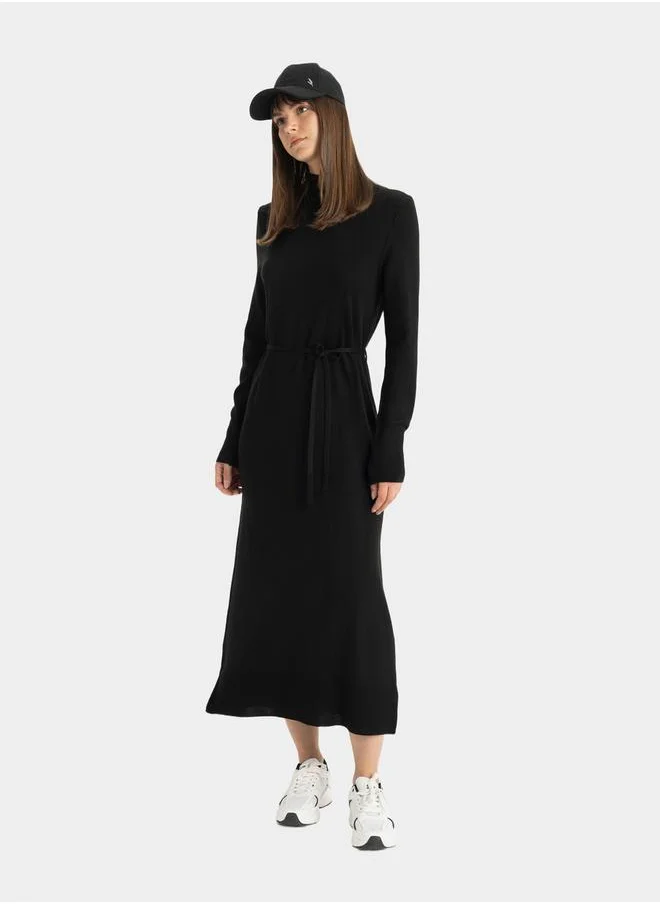 ديفاكتو Solid Regular Fit Turtleneck Maxi Knit Dress by Styli