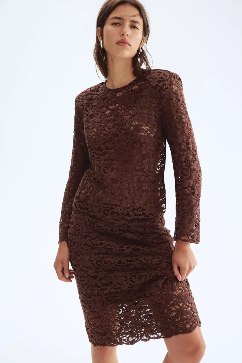 اتش اند ام بلوزة دانتيل مزودة ببطانة كتف