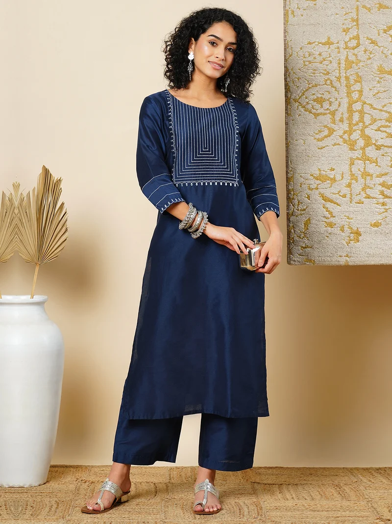 Women Ethnic Motifs Yoke Design Regular Thread Work Kurta With Trousers