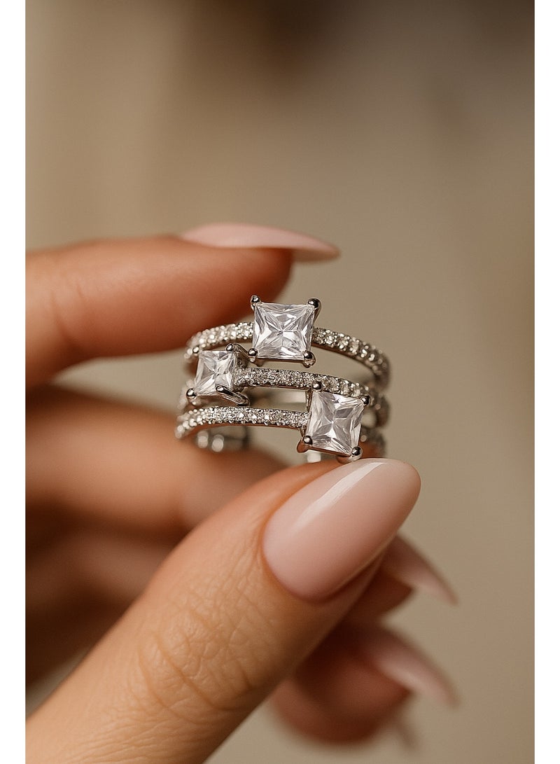 ثري دايموندز خاتم سيلفر حريمي مطلي بلاتين وروديوم بفصوص زركون لامعة وأنيقة - Image 2