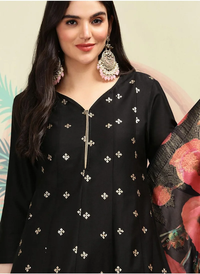 ISHIN Women BLACK Kurta Set with Duppatta