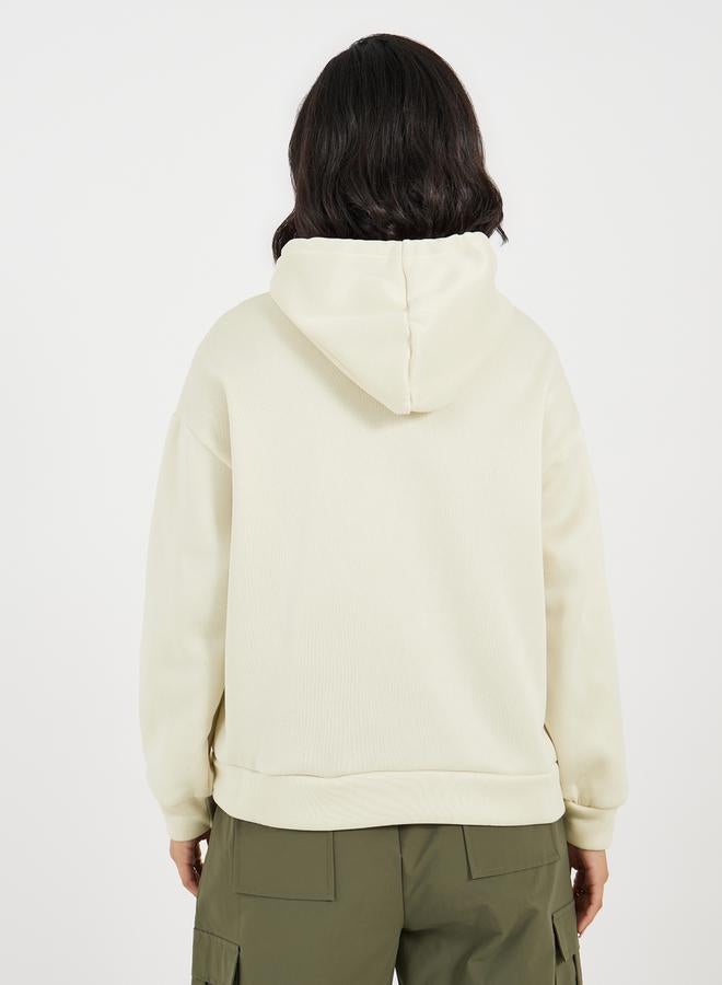 ستايلي سويت شيرت بتفاصيل مُطرّزة وياقة هودي - Image 5