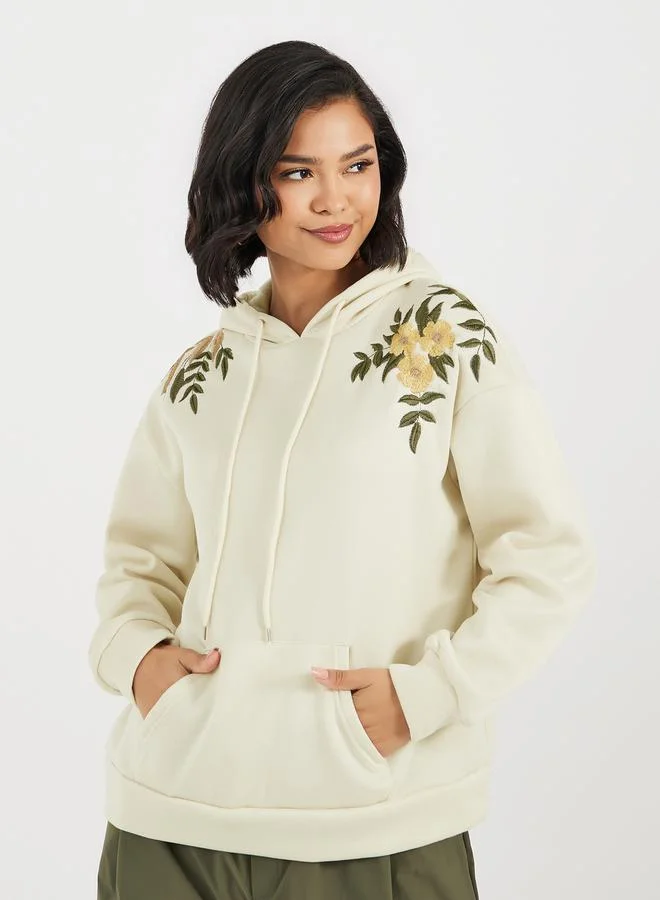 Styli Embroidered Detail Sweatshirt