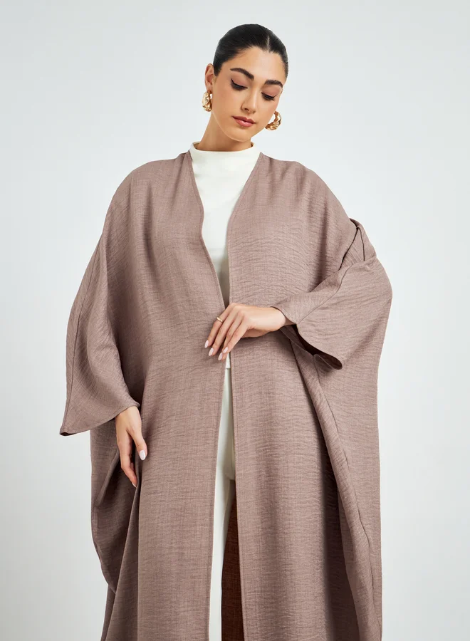 أميرة عباية مفتوحة من الأمام بأكمام خفاش