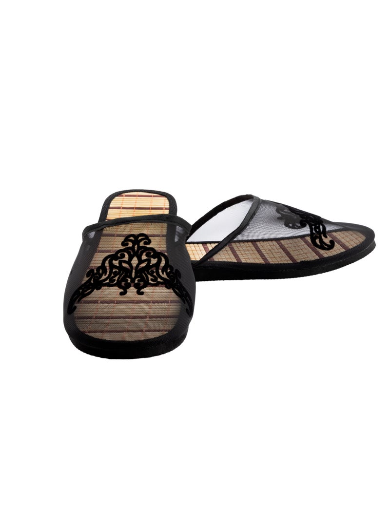 Comfortable Flat Slippers, Women Indoor Outdoor Footwear Size 36-41 Black  - Image 1