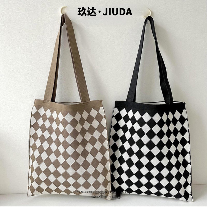Knitted Handbag Cute Panda Knitted Shoulder Bag All-Match Large Capacity Commuter To Work All-Match Hand Bag - Image 4
