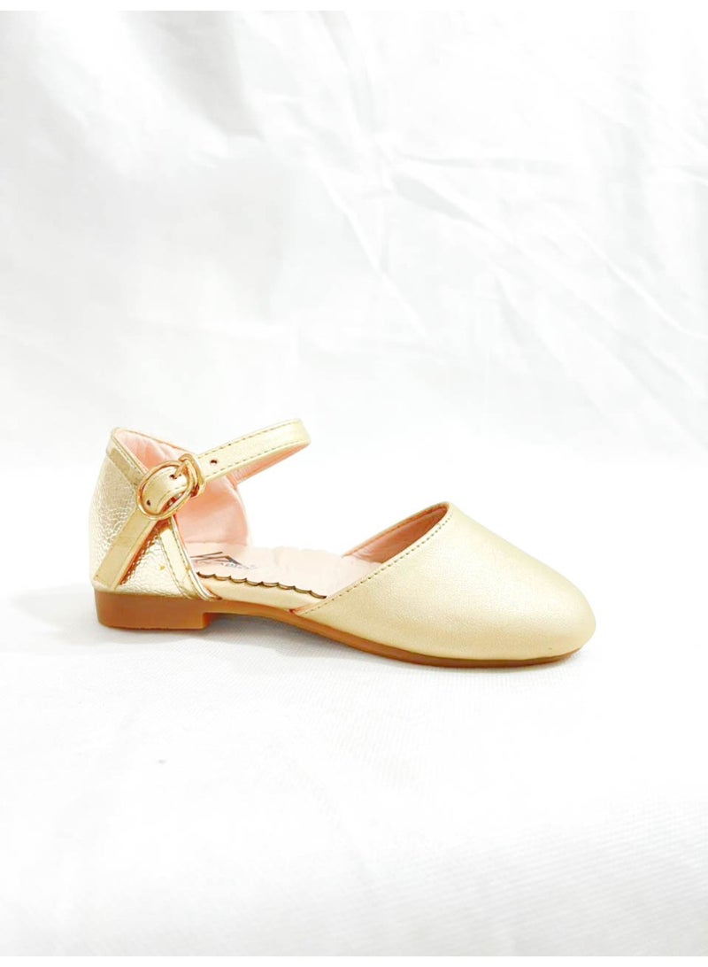 حذاء أطفال عصري