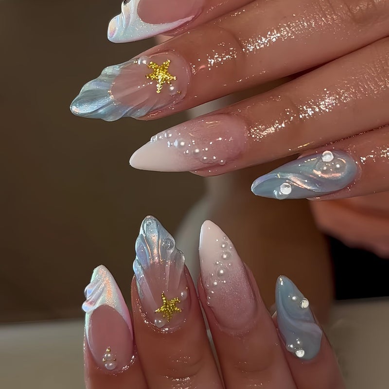 NBNTGH أظافر صناعية فرنسية بتصميم لؤلؤة نجمية 3D من Ocean Shell - أظافر مزيفة ملصقة صيفية متوسطة اللوز لامعة تغطي بالكامل للنساء 24 قطعة - Image 2
