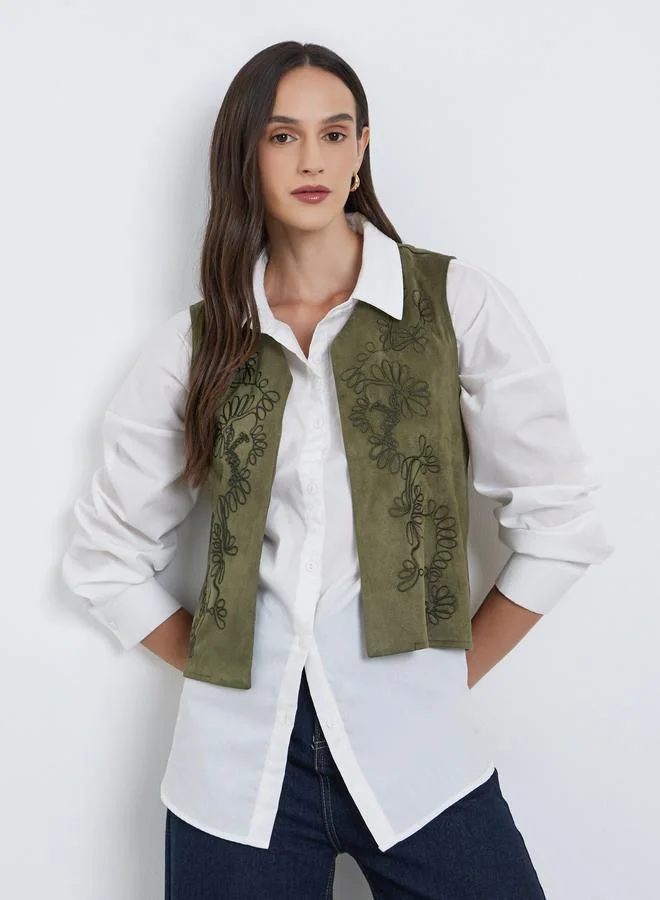Styli Styli Green Embroidered Velvet Look Waistcoat