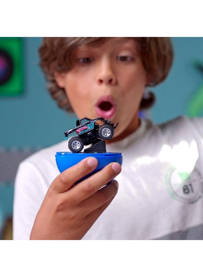 اتش اس تي مستري بولرز سيارة قابلة للتجميع بتصميم متنوع داخل كرة أخضر داكن 10 × 10 × 10 سم BZ001-A3 - Image 3