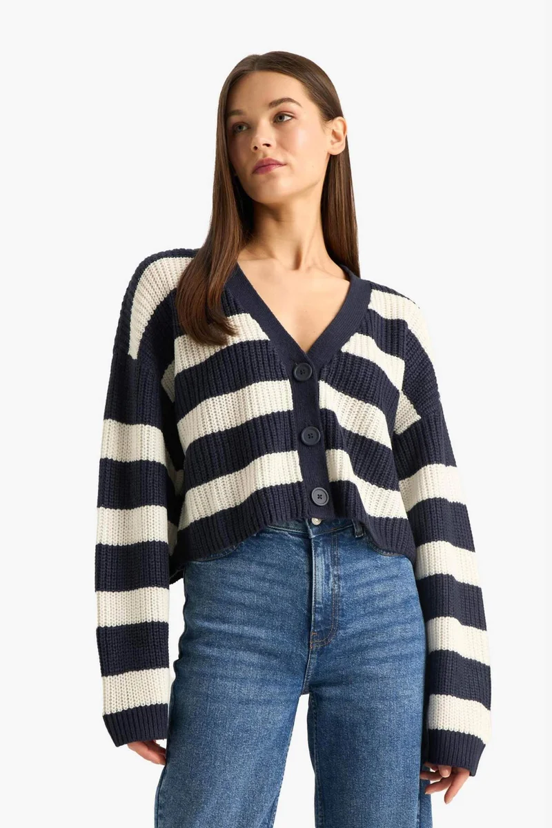 ديفاكتو Regular Fit V-Neck Buttoned Striped Knit Cardigan