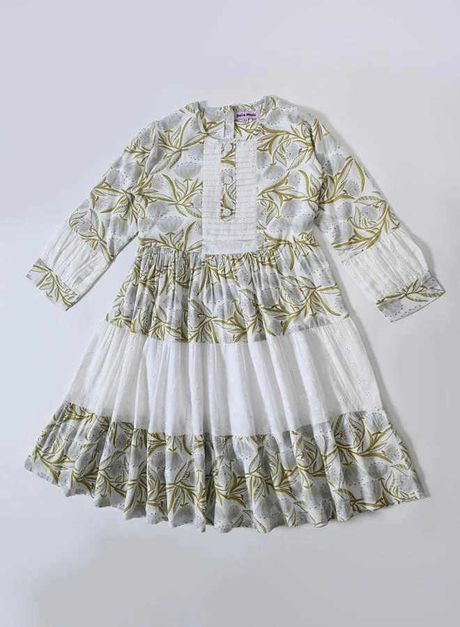 Bella Moda Girls White Floral Fit and Flare Knee-Length Dress