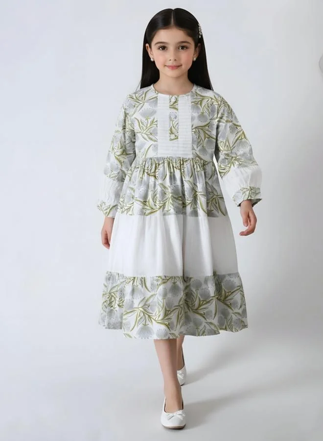Bella Moda Girls White Floral Fit and Flare Knee-Length Dress