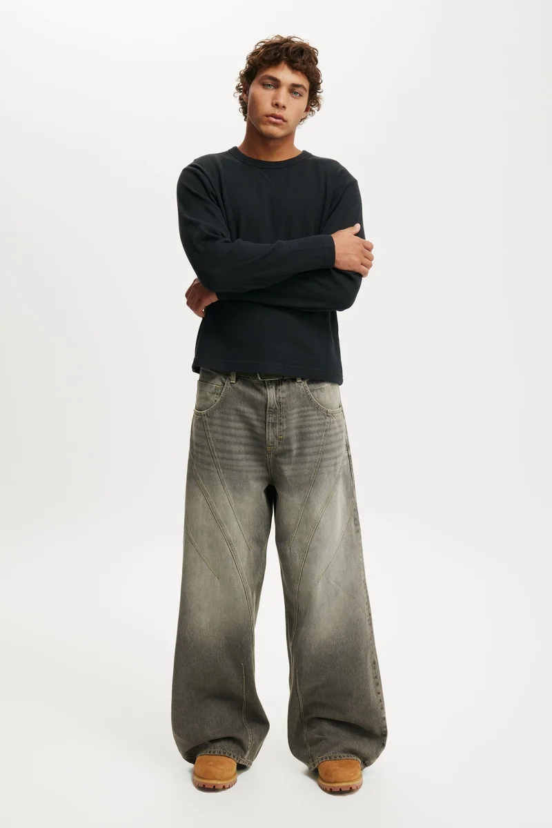 كوتون اون قصة قصيرة بأكمام طويلة بنسيج بارز