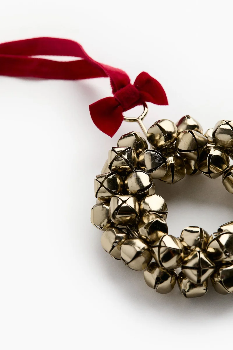 اتش اند ام Small wreath with bells