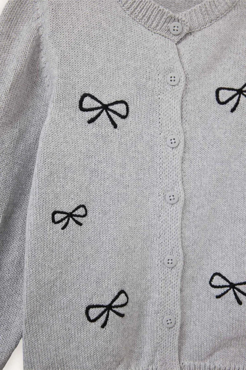 ديفاكتو Regular Fit Crew Neck Cardigan Embroidered