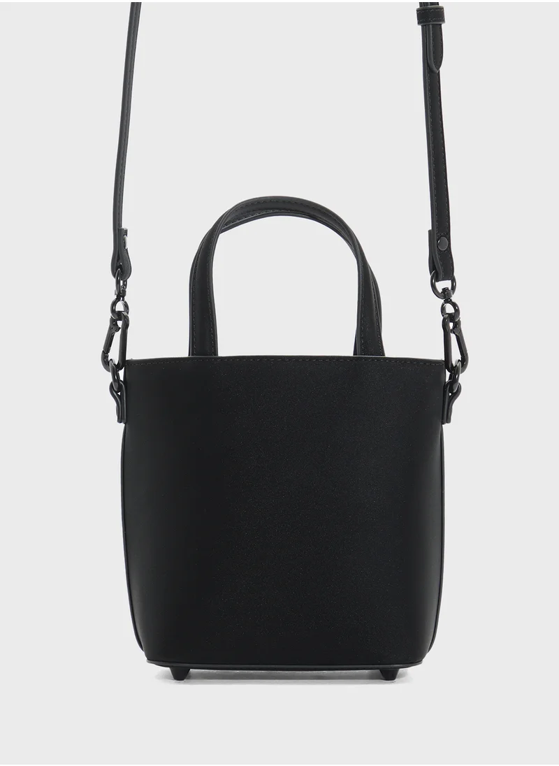STEVE MADDEN Briggy Logo Top Handle Tote