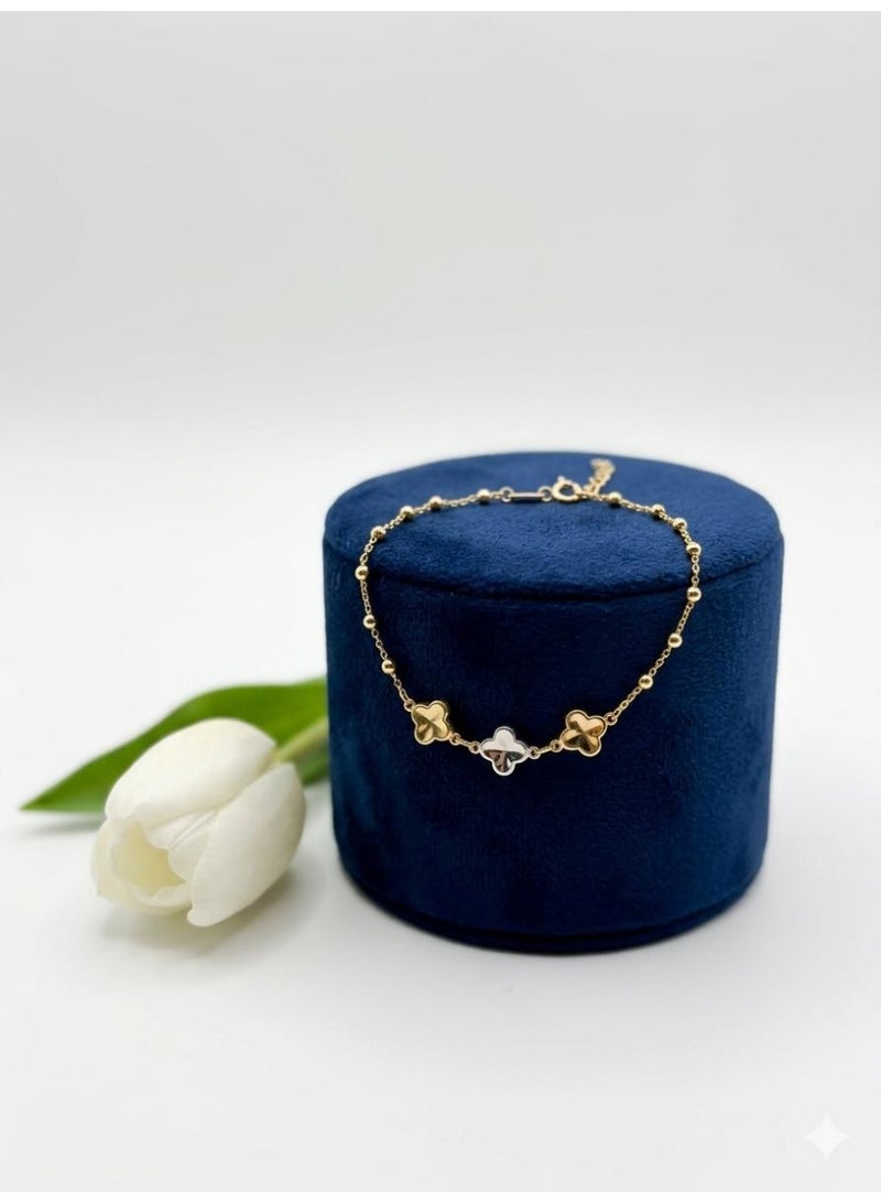 The Intermix Gems 18 Karat 750 Gold Floral Charm Bracelet - Image 2