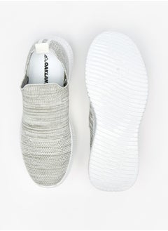 Oaklan by Shoexpress أحذية رياضية نسائية بواجهة شبكية قابلة للانزلاق  - Image 4