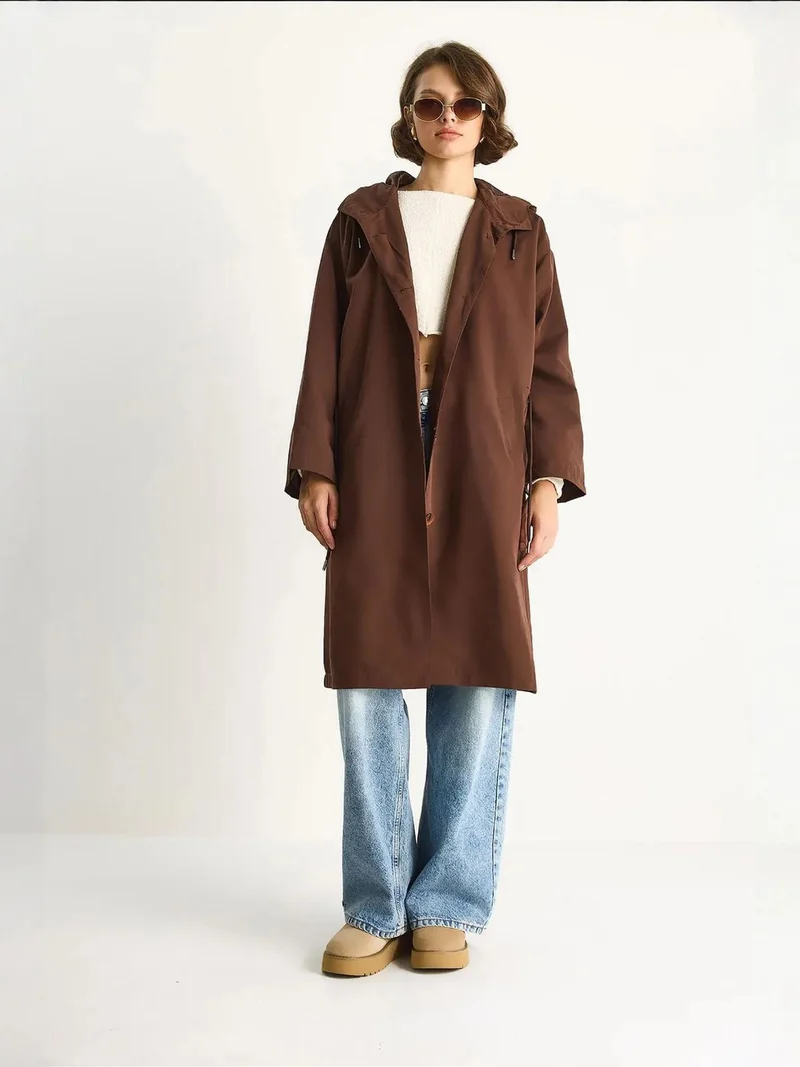 بيانكو لوتشي معطف ترنش ميدي واسع من لوكسي بياقة شال