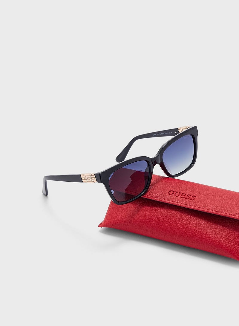 GUESS Wayfarers Sunglasses - Image 4