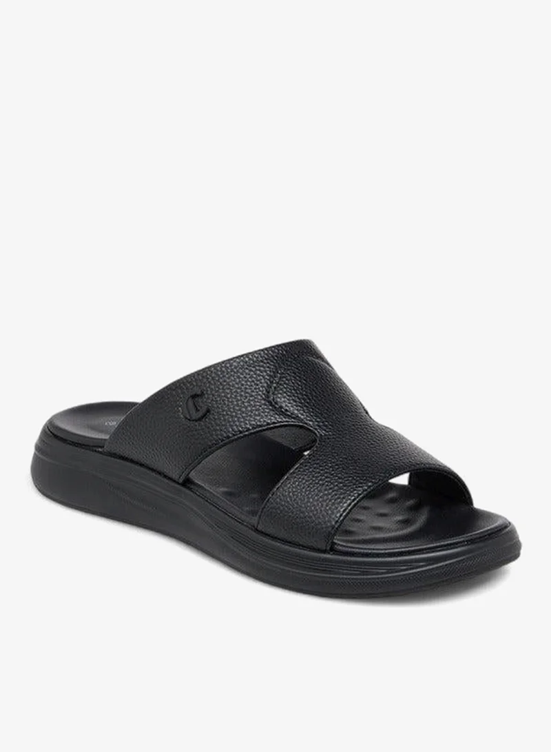 لو كونفورت صنادل رجالية مريحة بتفاصيل مقصوصة وسهلة الارتداء