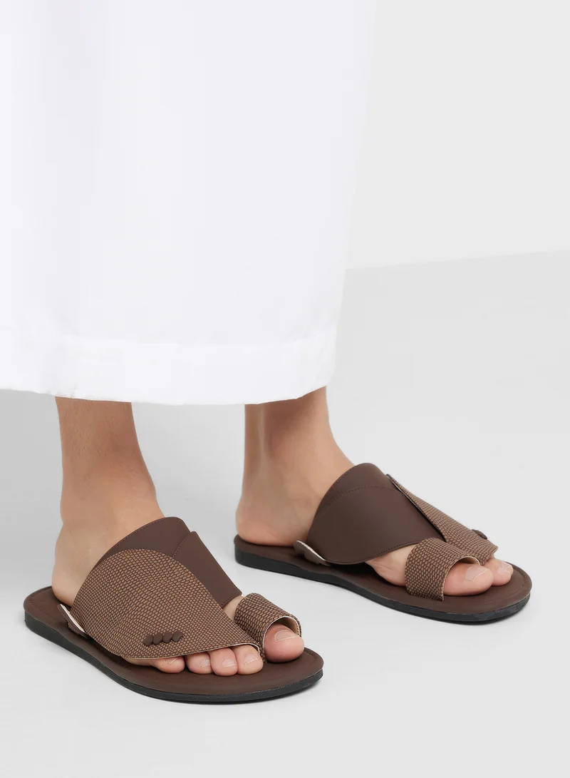 روبرت وود Traditional Two Tone Textured Arabic Sandals