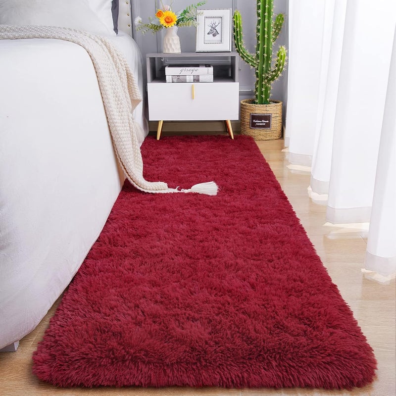 Chicrug سجادة ناعمة لغرفة النوم وغرفة المعيشة، بنسيج مخملي وناعم، مقاس 2x6 قدم، سجادة ذات شعر كثيف ولا تتساقط الألياف، مناسبة لغرف الأطفال والفتيات، للزينة المنزلية، لون أحمر نبيذي - Image 1