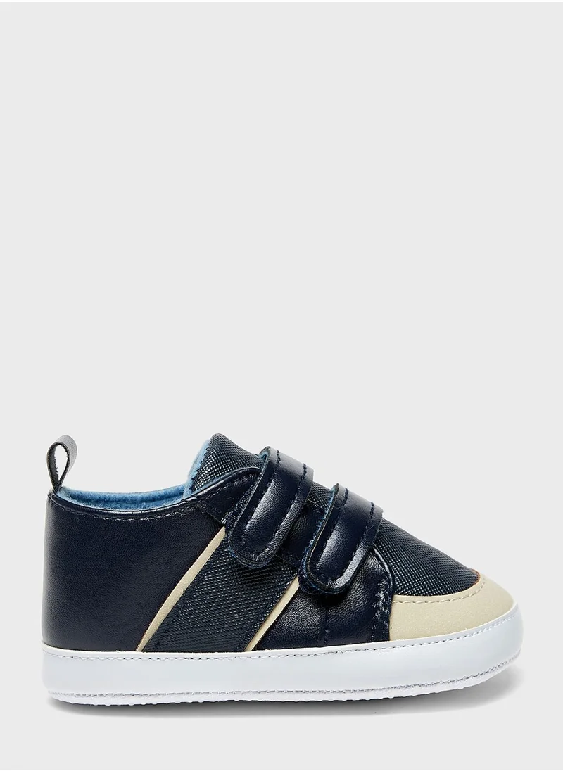 ال بي ال من شو اكسبرس Kids Low Top Velcro Sneakers