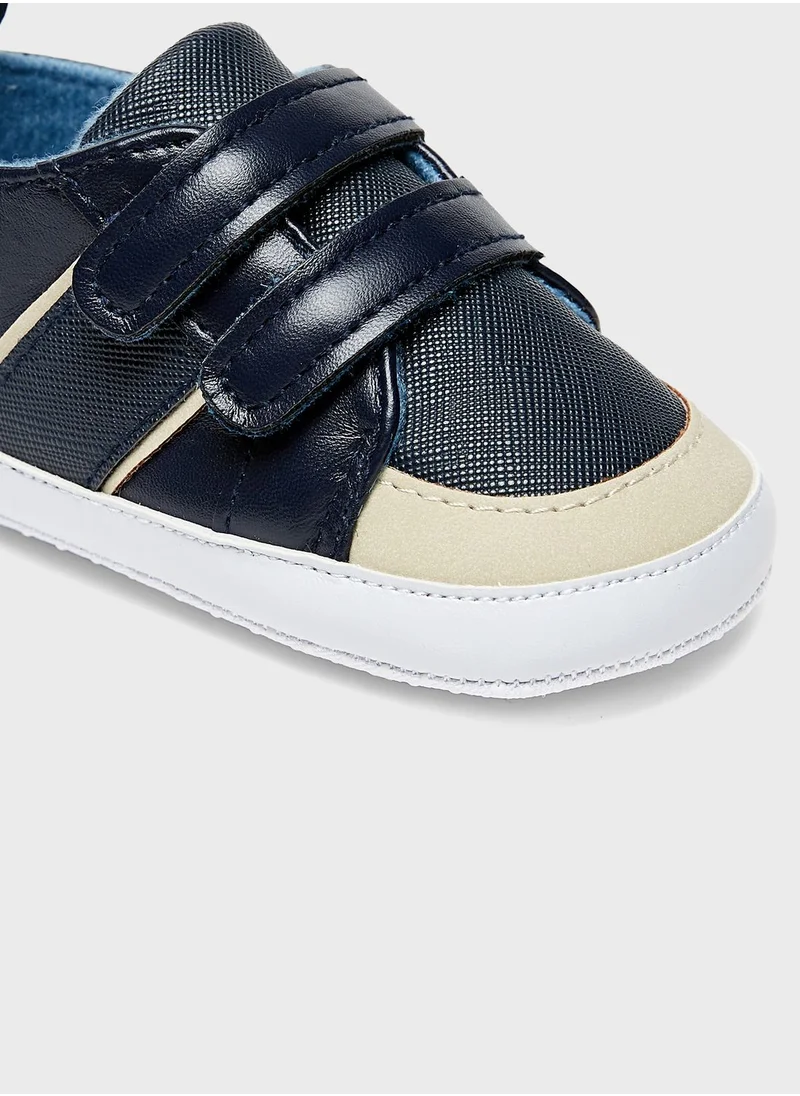 ال بي ال من شو اكسبرس Kids Low Top Velcro Sneakers