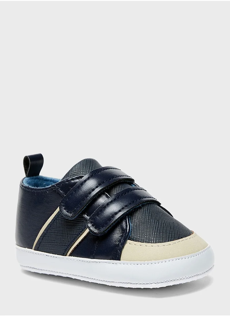 ال بي ال من شو اكسبرس Kids Low Top Velcro Sneakers