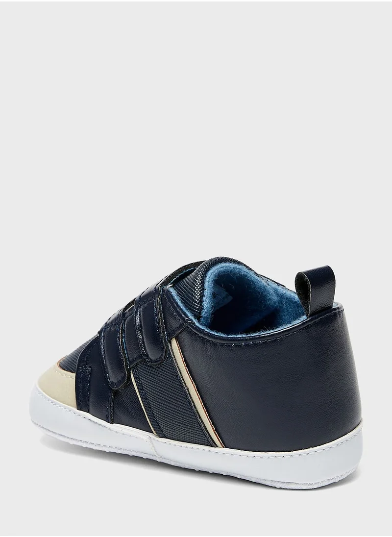 ال بي ال من شو اكسبرس Kids Low Top Velcro Sneakers
